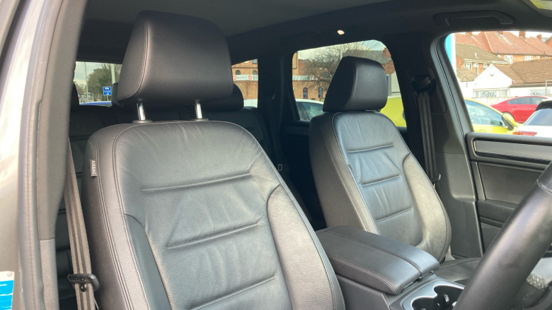 Volkswagen Touareg 3.0 V6 TDI BlueMotion Tech 262 R-Line 5dr Tip Auto Diesel Estate